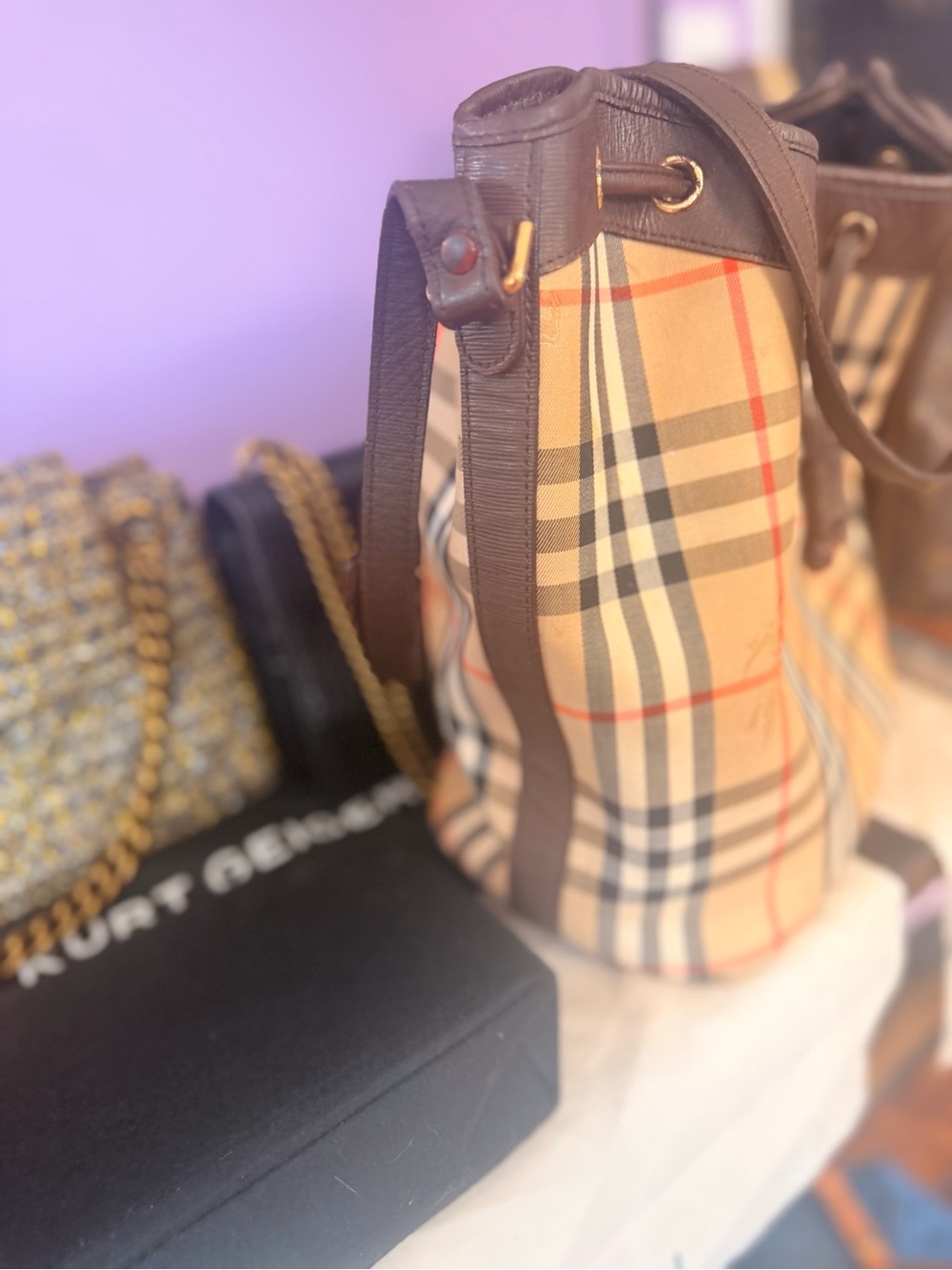 Burberry’s VINTAGE 1990 era Nova Check Bucket Bag Brown leather - Picture 12 of 14